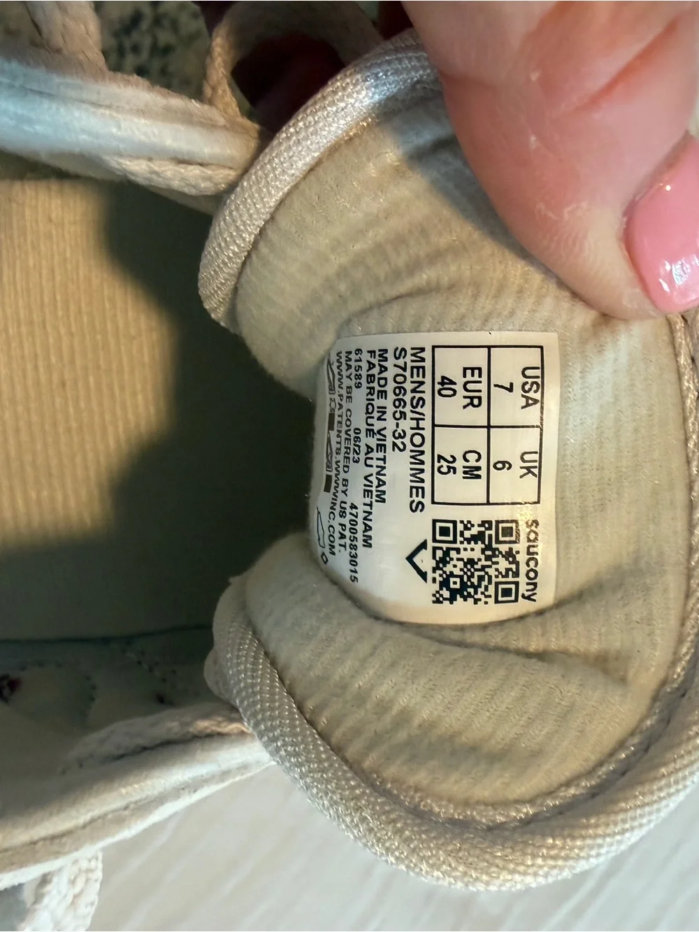 Saucony Kids Off-White and Burgundy Lace-Up Sneakers